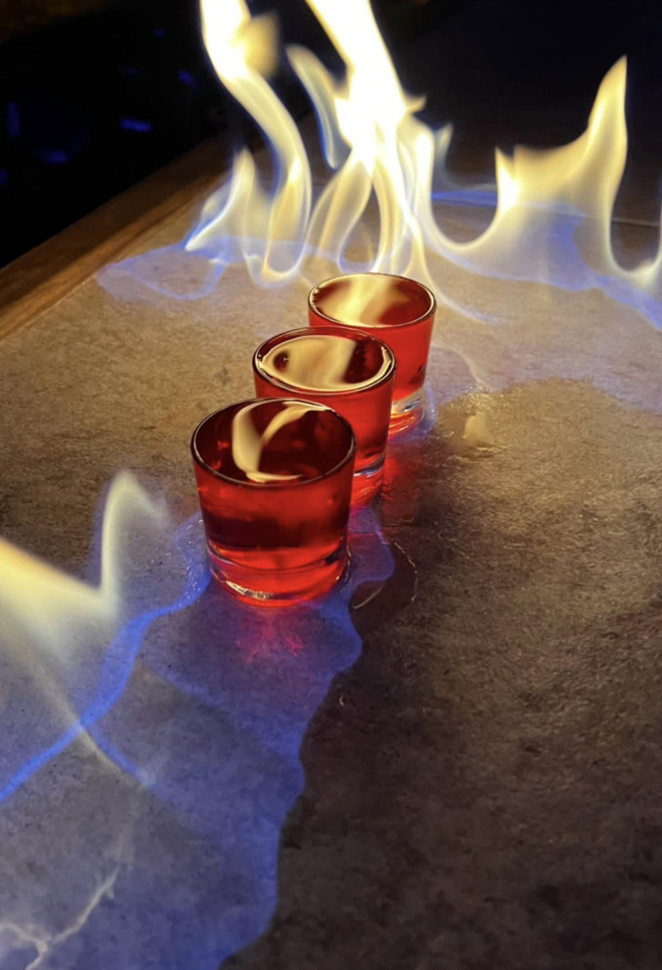 Chupitos en llamas en la barra de Espit
